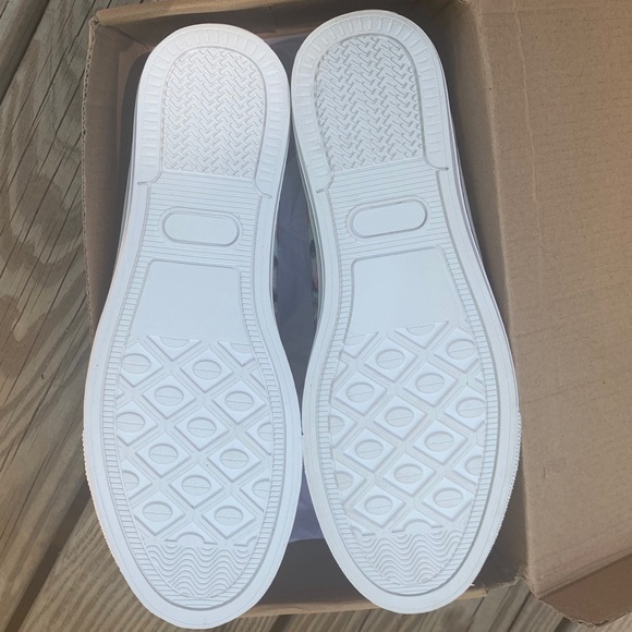 Custom Sneakers - Picture 4 of 7